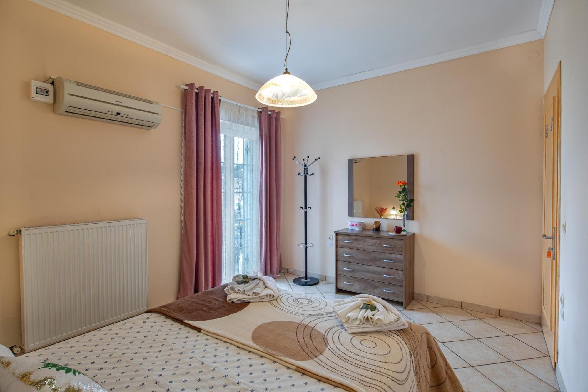 House Of Velenia - 2 Bedroom Apartment Near Old Town, Airport And Bus Station Corfu  外观 照片